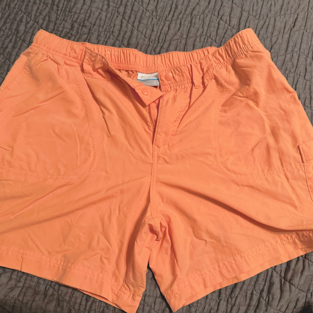 Women’s Columbia women’s shorts coral size L
